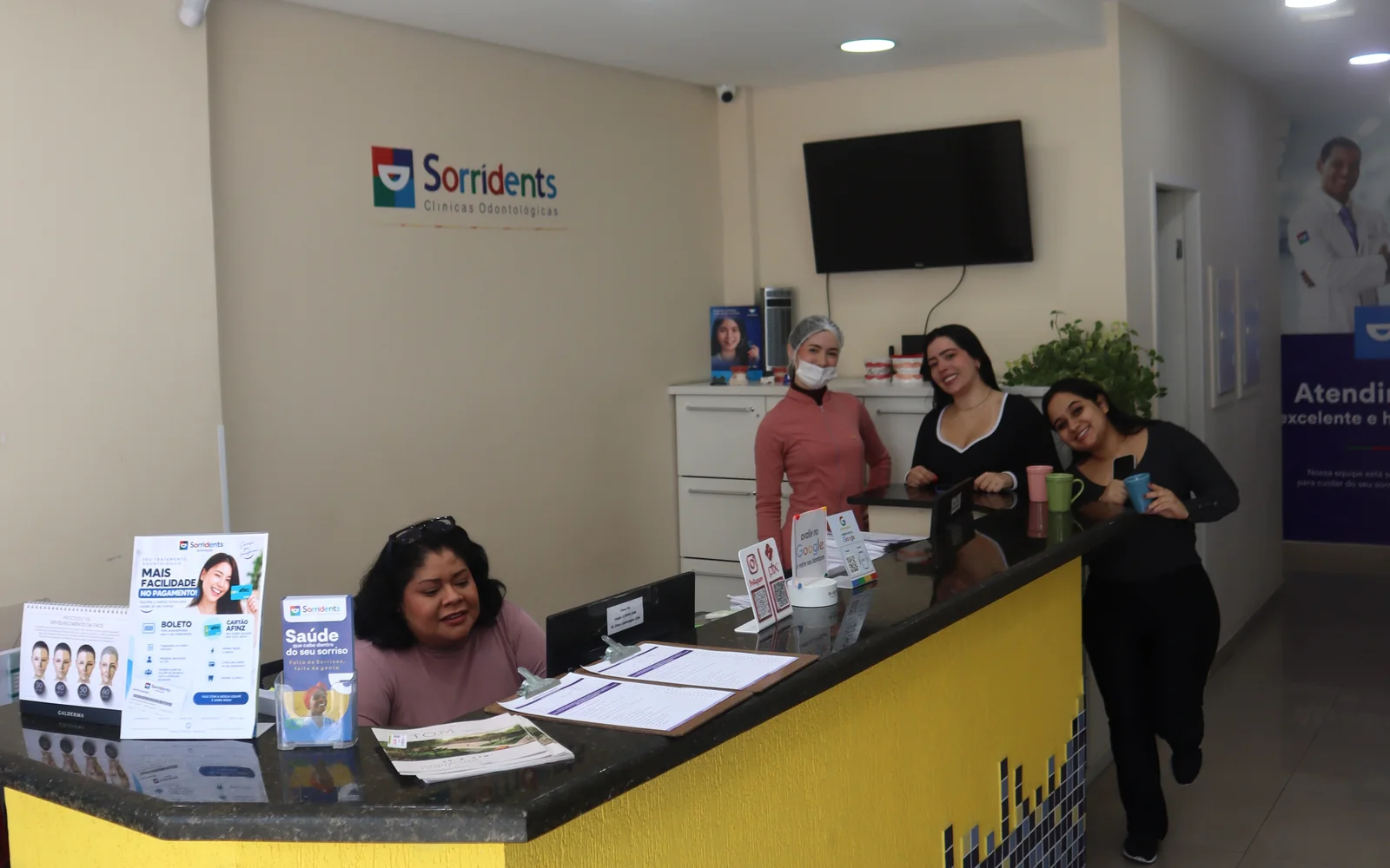 Recepção e equipe da Sorridents Aclimação