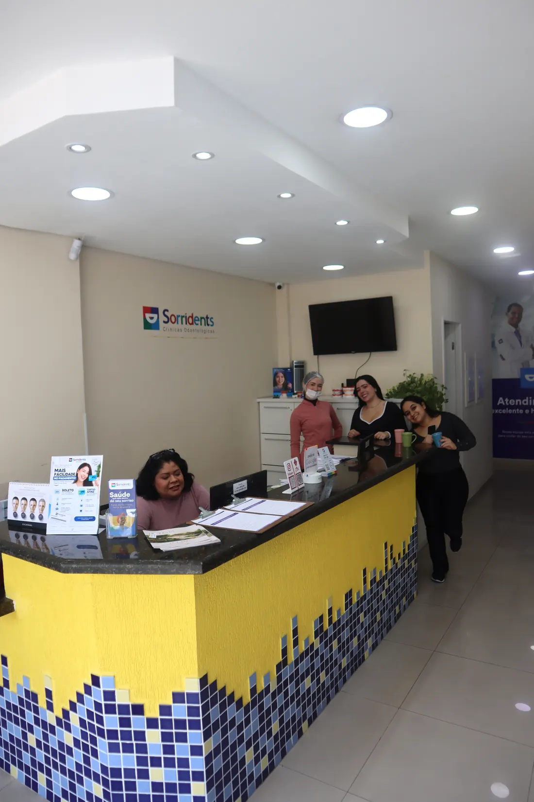 Recepção e equipe da Sorridents Aclimação